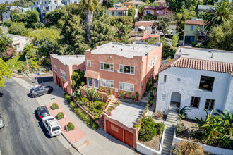 910 Sanborn Ave in Los Angeles, CA - Building Photo - Building Photo