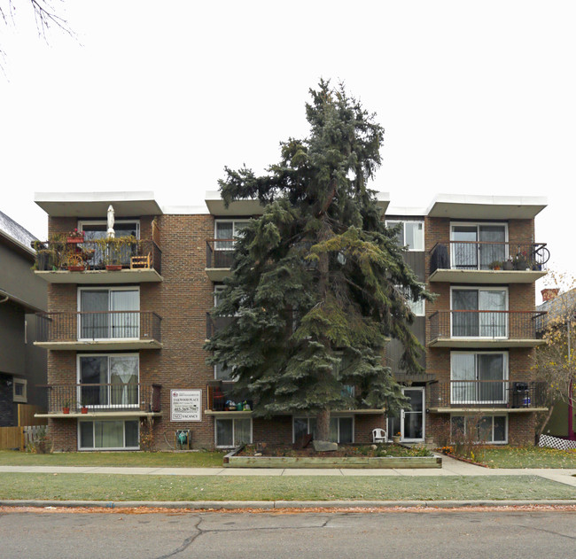 Oakwood Place in Calgary, AB - Building Photo - Building Photo