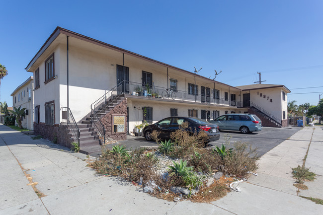 10974 S Figueroa St in Los Angeles, CA - Building Photo - Building Photo