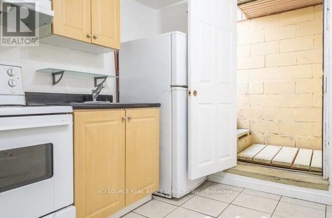 693 Euclid Ave in Toronto, ON - Building Photo - Building Photo