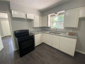 207 Betral St-Unit -A in Houston, TX - Building Photo - Building Photo