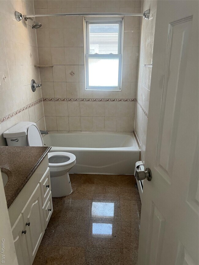 90-23 186th St in Queens, NY - Building Photo - Building Photo