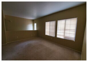 2031 Hussium Hills St in Las Vegas, NV - Building Photo - Building Photo