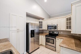 742 San Remo Dr in Weston, FL - Building Photo - Building Photo