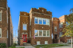 6712 N Maplewood Ave in Chicago, IL - Building Photo