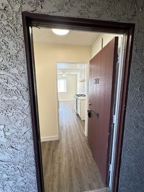 6310 Hazeltine Ave, Unit 208 in Van Nuys, CA - Building Photo - Building Photo