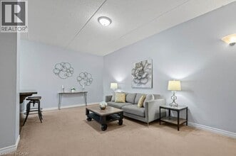 1440 Gordon St in Guelph, ON - Building Photo - Building Photo