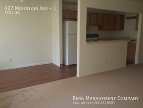 227 Mountain Ave in Waukesha, WI - Building Photo - Building Photo