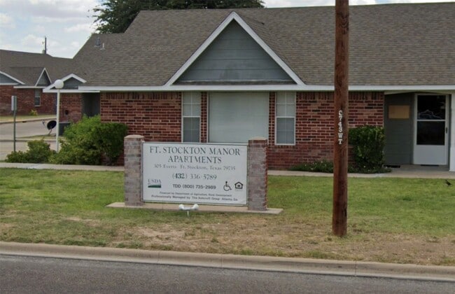 property at 305 N Everts St