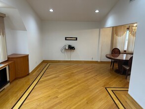65-35 Fitchett St-Unit -2nd Floor in Queens, NY - Building Photo - Building Photo
