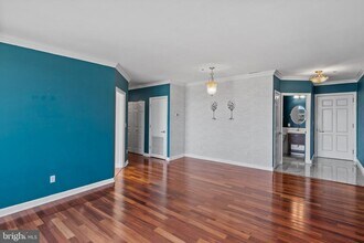 100 Harborview Dr in Baltimore, MD - Building Photo - Building Photo