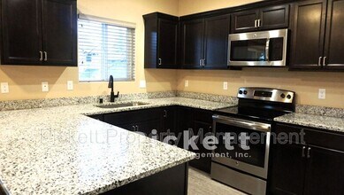 821 SE Kinsley Ln in Port Orchard, WA - Building Photo - Building Photo