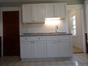 172 Woodland St in Bristol, CT - Building Photo - Building Photo