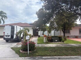 19845 NW 78th Path in Hialeah, FL - Building Photo