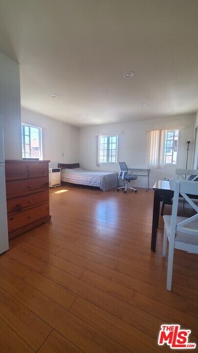 805 E 21st St in Los Angeles, CA - Building Photo