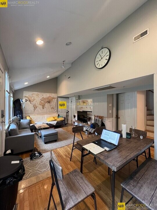 89 Spring St, Unit 3 in Cambridge, MA - Building Photo