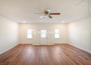4555 Northwood Hills Dr in Memphis, TN - Foto de edificio - Building Photo