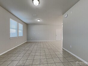 5343 Marsh Ln in Buda, TX - Building Photo - Building Photo
