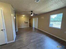 200 Olsens Acres in Wimberley, TX - Building Photo