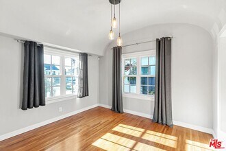 2630 S Bedford St in Los Angeles, CA - Building Photo - Building Photo