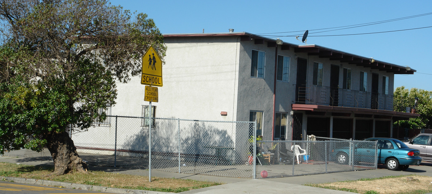 3820 Florida Ave in Richmond, CA - Building Photo