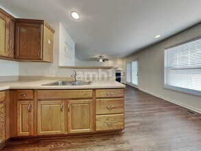 2907 Porch Swing Rd in Knoxville, TN - Foto de edificio - Building Photo