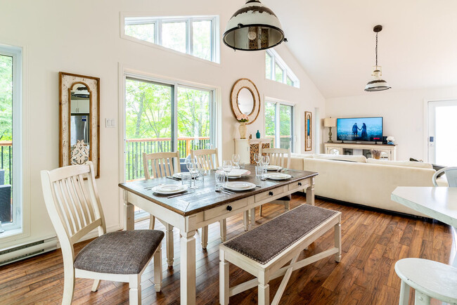 1752 Rue Marie Louise Vallée in Mont-tremblant, QC - Building Photo - Building Photo