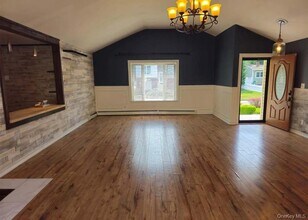 143 N Summit Ave in Patchogue, NY - Building Photo - Building Photo