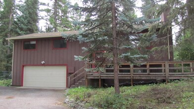 215 Emerald Dr in Whitefish, MT - Building Photo - Building Photo