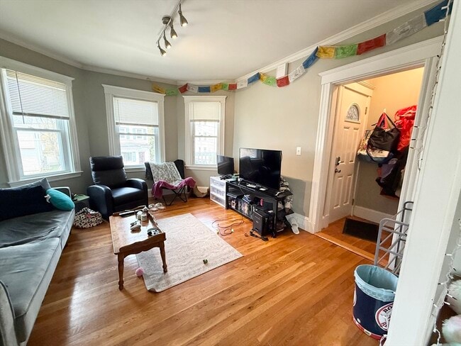 81 Florence St in Boston, MA - Building Photo - Building Photo