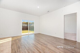 706 Windsor Ct in Lavon, TX - Foto de edificio - Building Photo