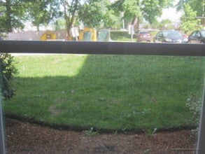 9 Saint Joseph St, Unit 2 in Fall River, MA - Foto de edificio - Building Photo