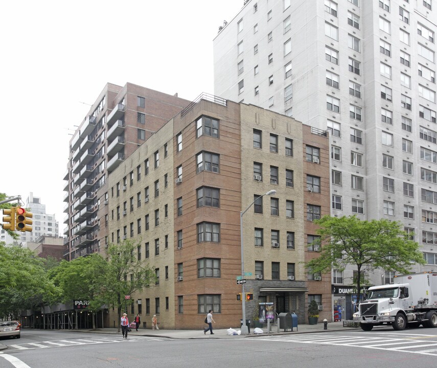 1510-1512 York Ave in New York, NY - Building Photo