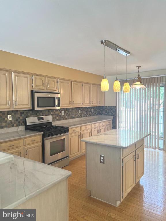 301 Deer Run Ct in Pennington, NJ - Building Photo - Building Photo