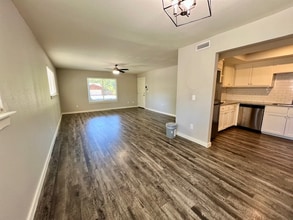 1130 N Turner Ave in Fayetteville, AR - Building Photo - Building Photo