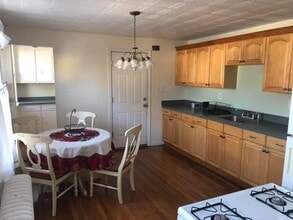 146 Edson Ave, Unit 1st Floor in Waterbury, CT - Building Photo - Building Photo