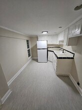 27 E Ave in Lake Oswego, OR - Building Photo - Building Photo