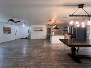 4093 Lippman Rd in St. Cloud, FL - Foto de edificio - Building Photo