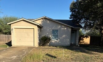 7206 Archers Coach in San Antonio, TX - Building Photo