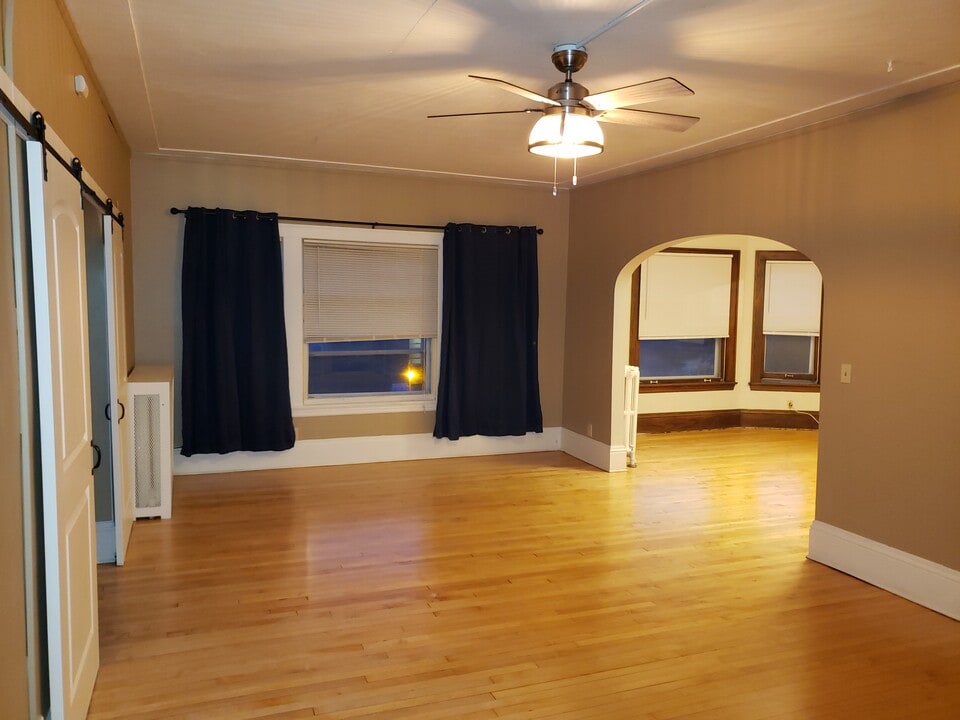 417 5th Ave SE, Unit Upper in Minneapolis, MN - Foto de edificio