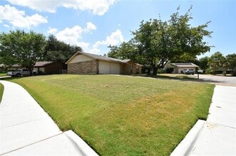 1906 Devonshire Ct in Arlington, TX - Building Photo - Building Photo