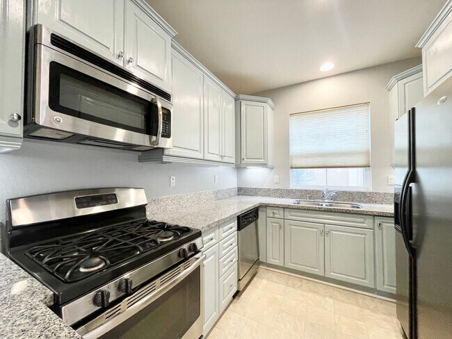 property at 617 Calle Vibrante