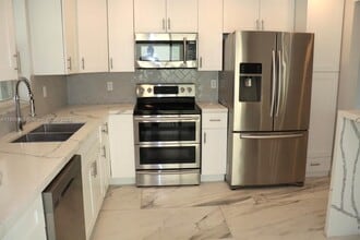 710 SE 22nd Ln in Homestead, FL - Building Photo - Building Photo