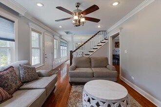 927 S Charlotte St in Lombard, IL - Building Photo - Building Photo