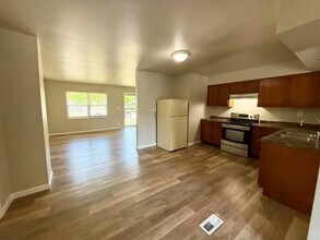 3845 Delmont Dr in Indianapolis, IN - Building Photo - Building Photo