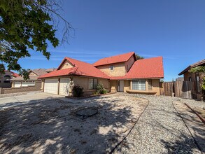 39360 Longhorn Ct in Palmdale, CA - Building Photo - Building Photo