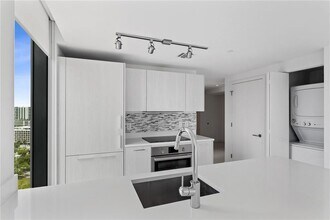 501 NE 31st St, Unit 1508 in Miami, FL - Building Photo - Building Photo