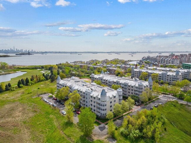 30 Freedom Way in Jersey City, NJ - Building Photo - Building Photo