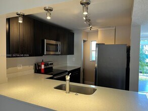 8020 N Colony Cir in Tamarac, FL - Building Photo - Building Photo