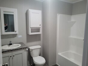 6 Riverbank Dr in Pontiac, MI - Building Photo - Building Photo